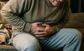 배에 가스 찼을 때 바로 편해지는 방법 5가지 – 자세·찜질·운동으로 빠르게 해결