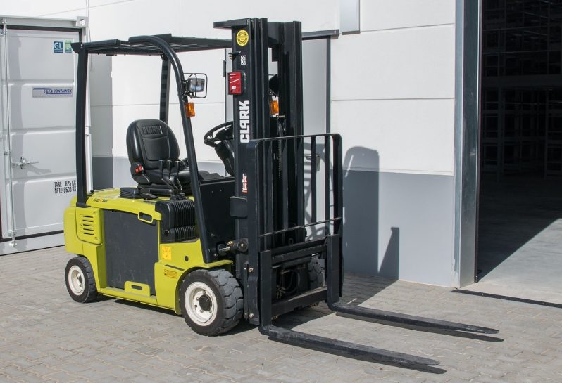 3톤 미만 지게차 자격증 비용 얼마일까? 2026년 교육비부터 취득 방법까지 정리